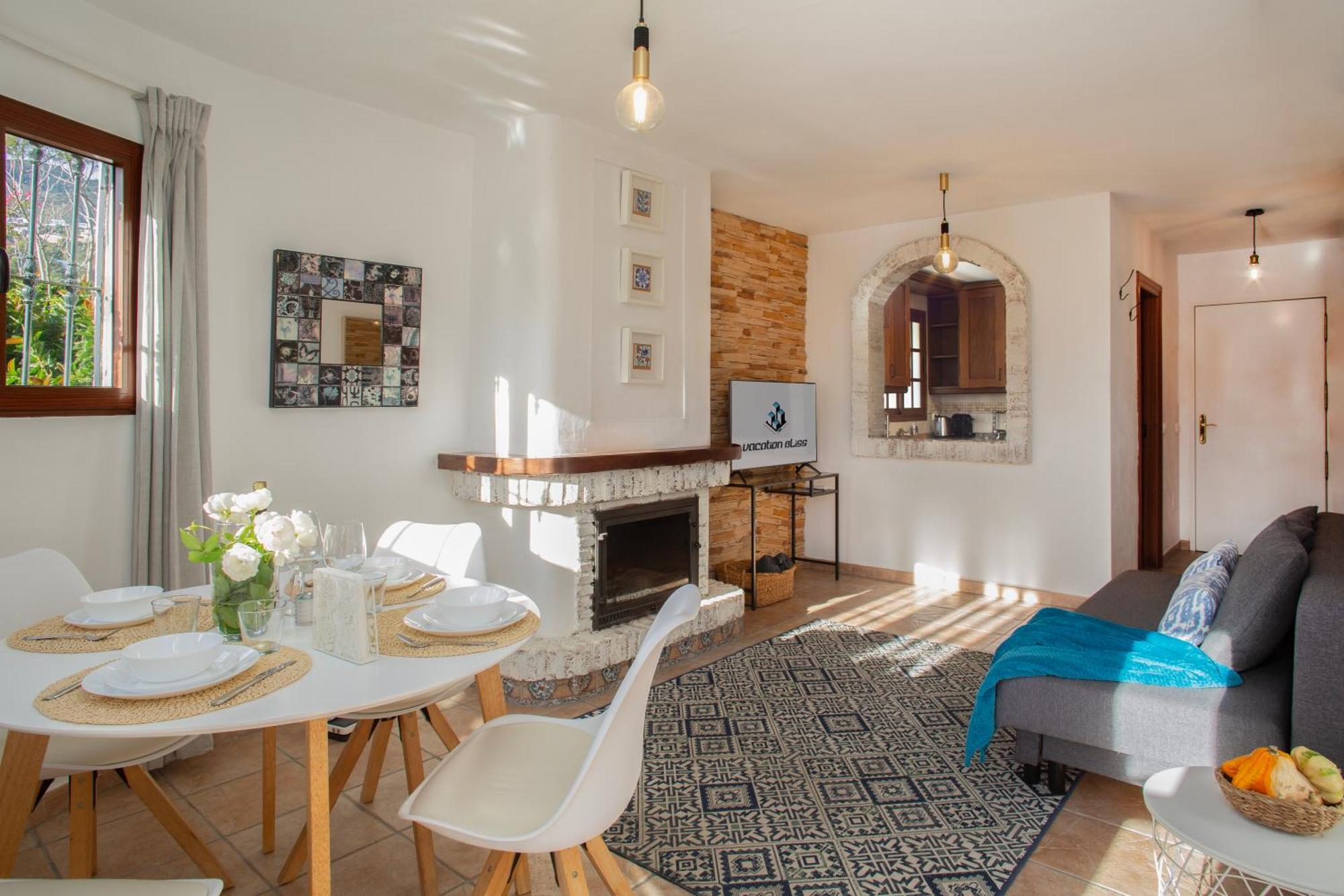 Apartment Beachside Remote Work, Yearround Pool