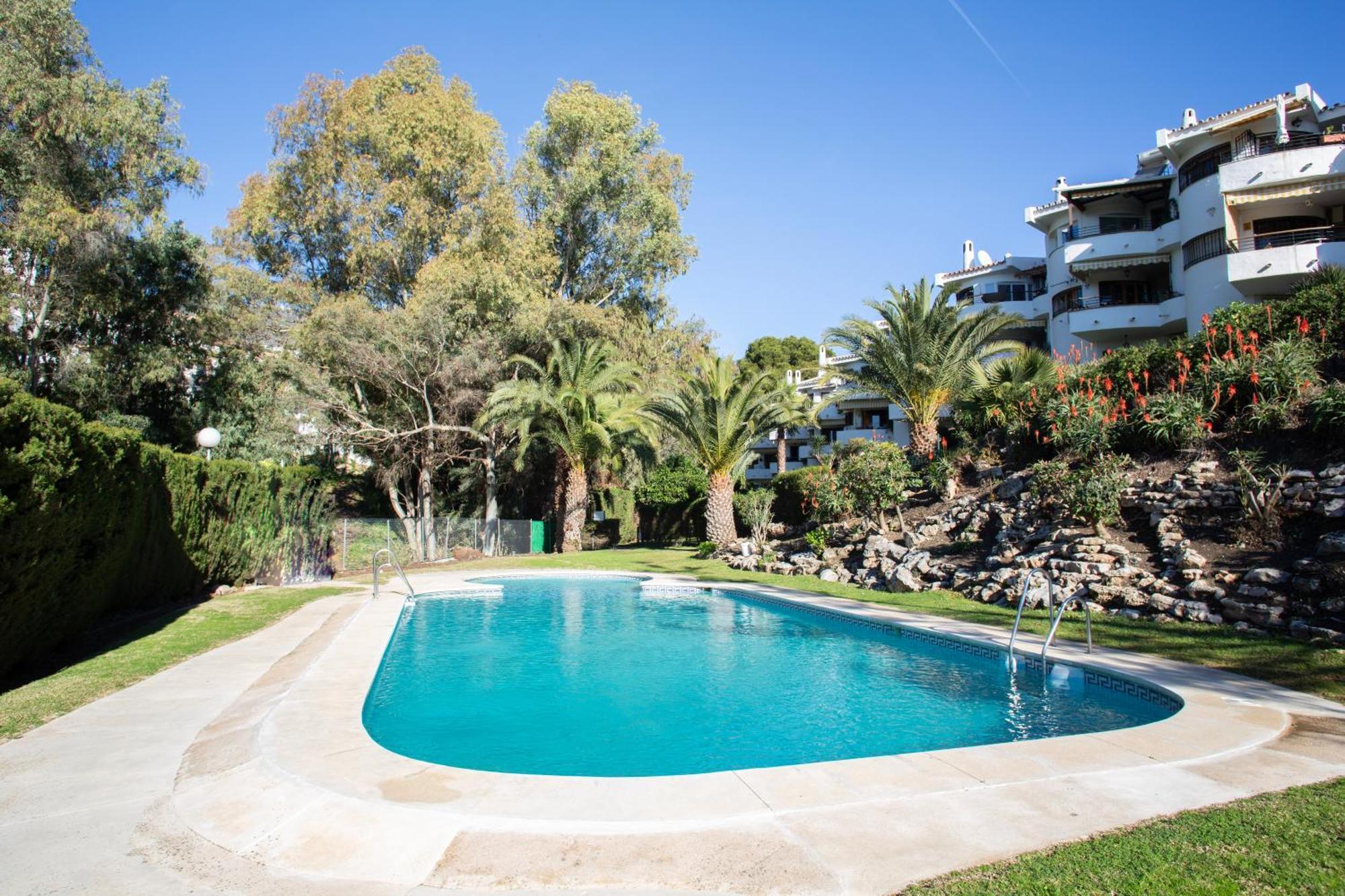 Beachside Remote Work, Yearround Pool Apartment Benalmadena