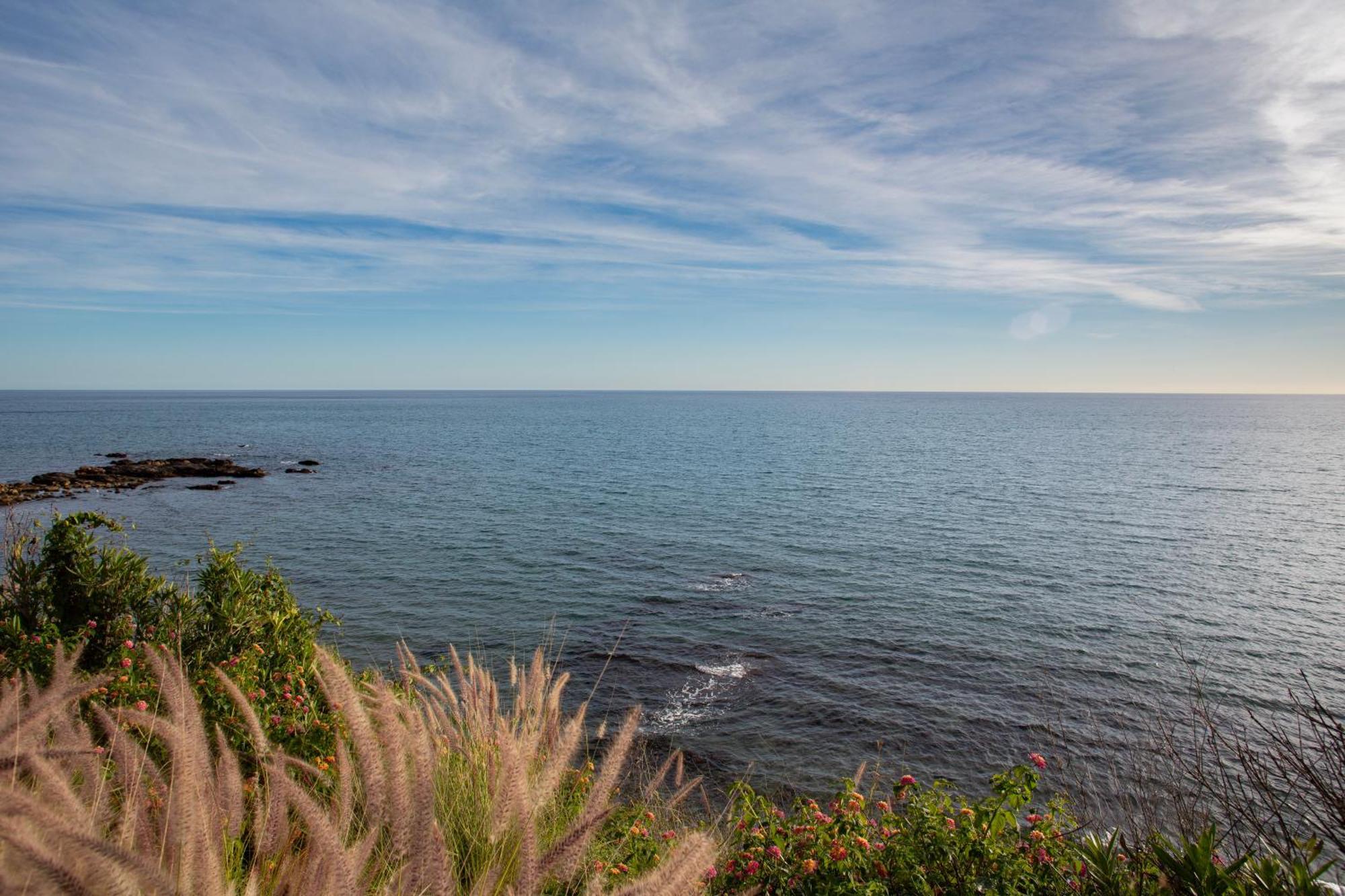Beachside Remote Work, Yearround Pool Apartment