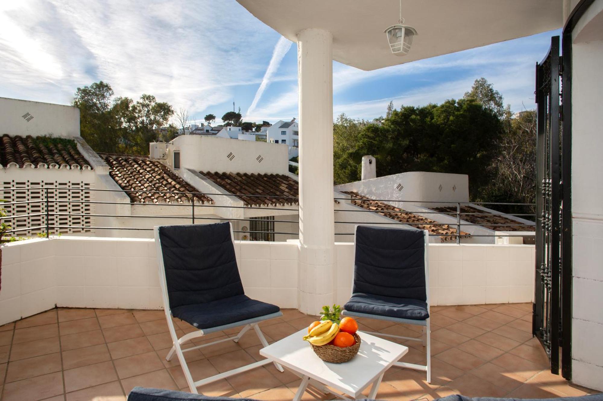 Apartment Beachside Remote Work, Yearround Pool *