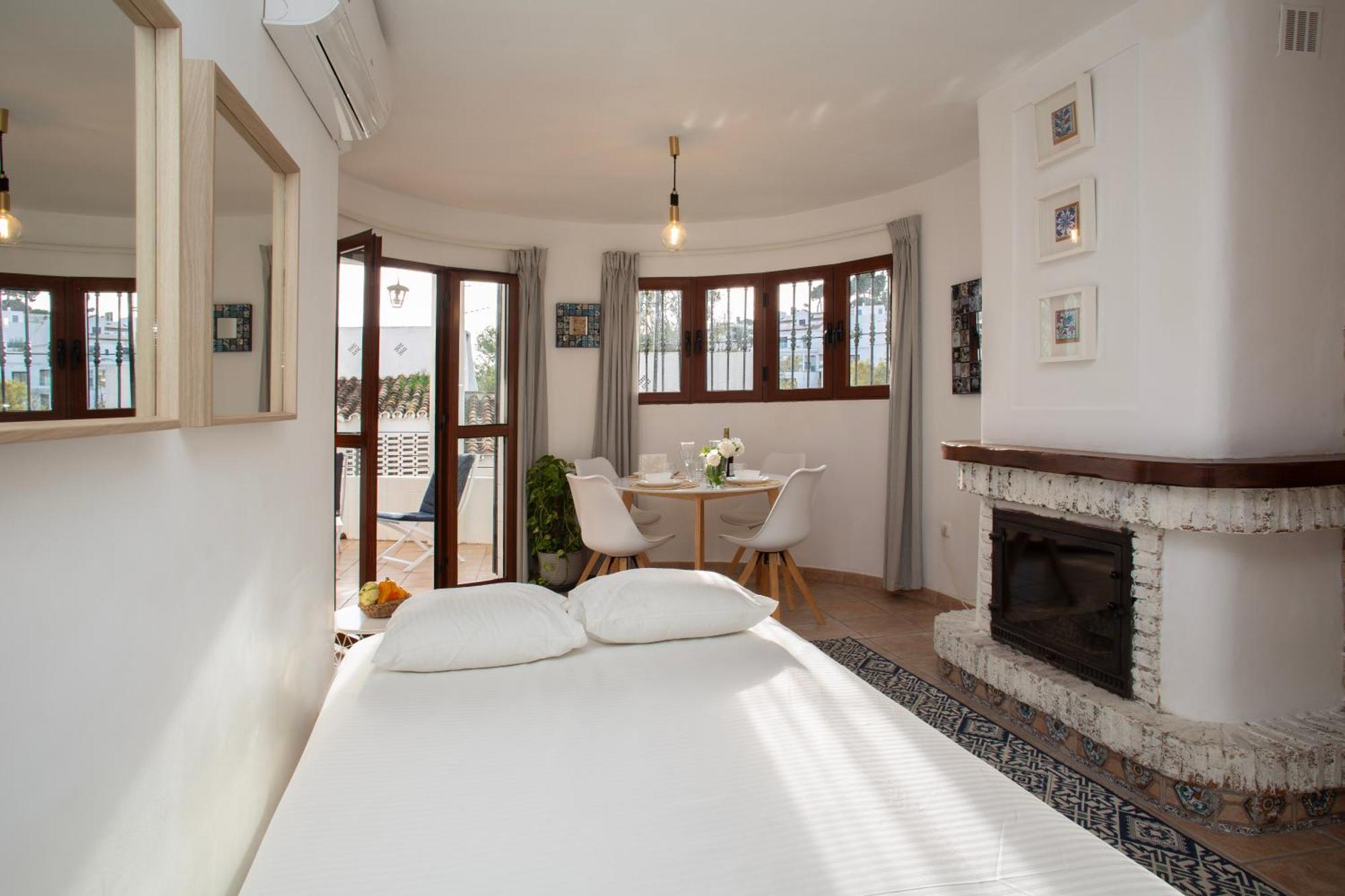 Apartment Beachside Remote Work, Yearround Pool *