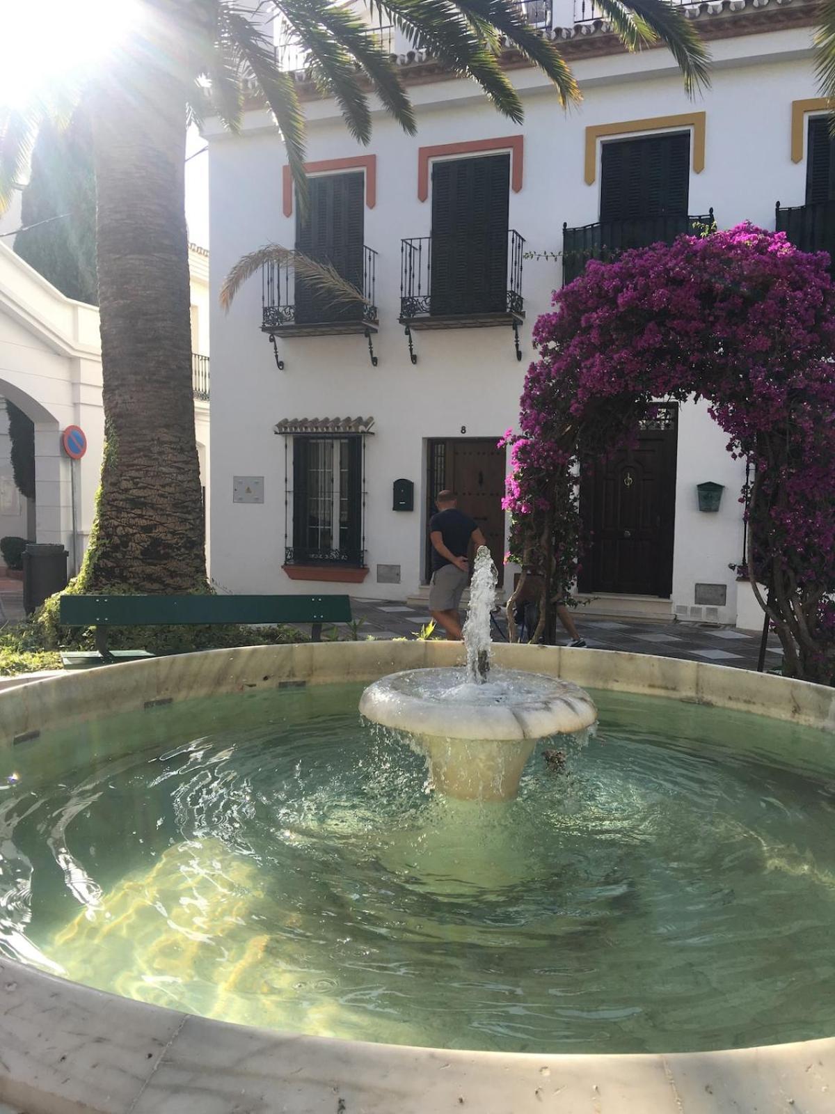Beachside Remote Work, Yearround Pool Appartement Benalmádena
